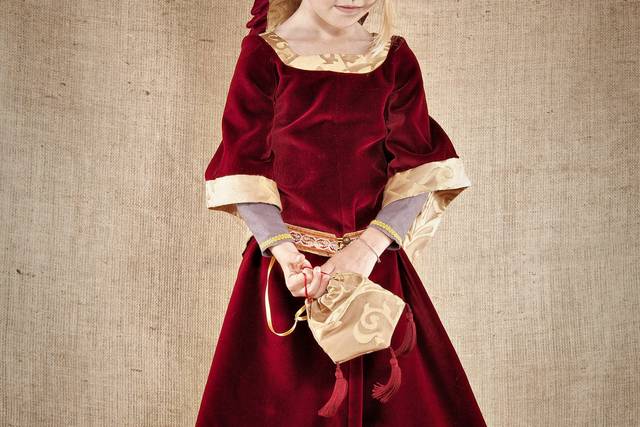 Robe et coiffe en velours