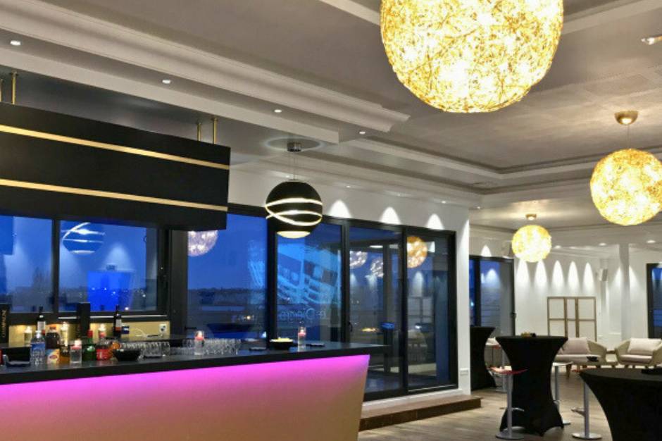 Bar équipé
