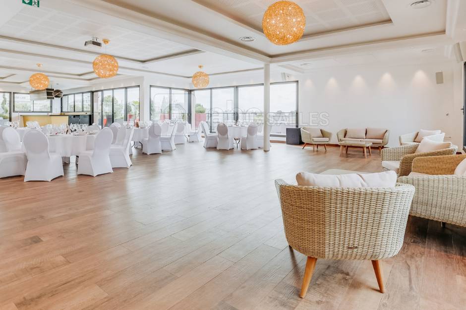 Grand espace baigné de lumière