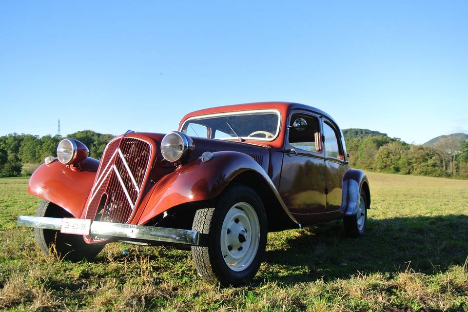 Citroen Traction Ivoire