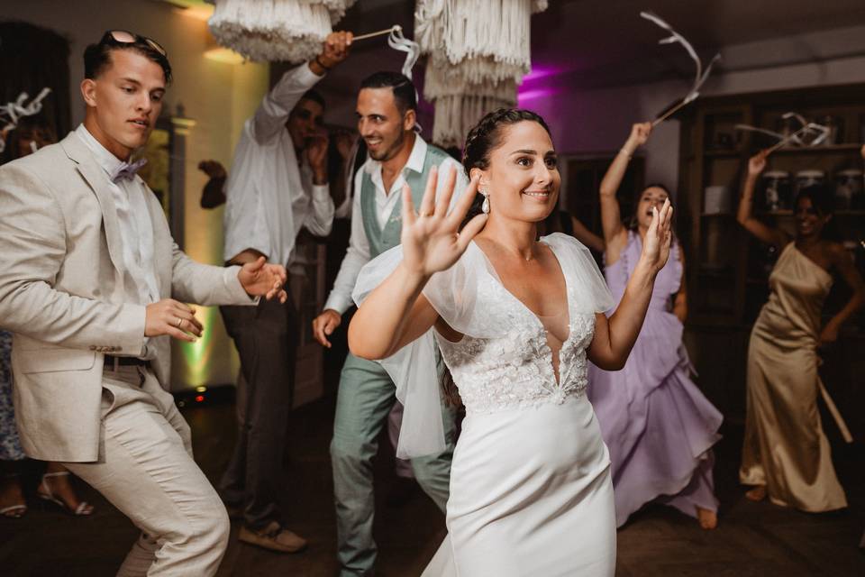 La mariée danse