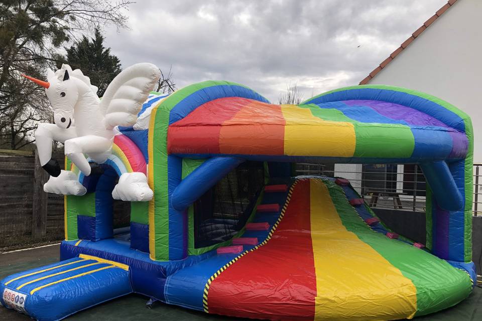 Structure gonflable licorne