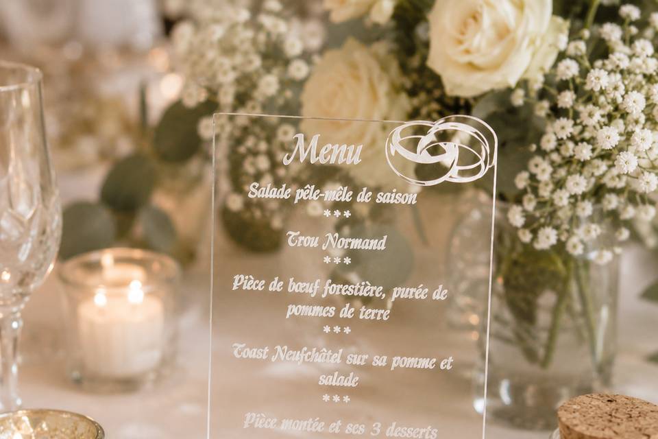 Menu plexi gravé