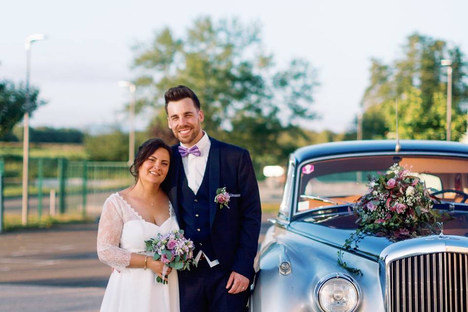 Bouquet, boutonnière, voiture