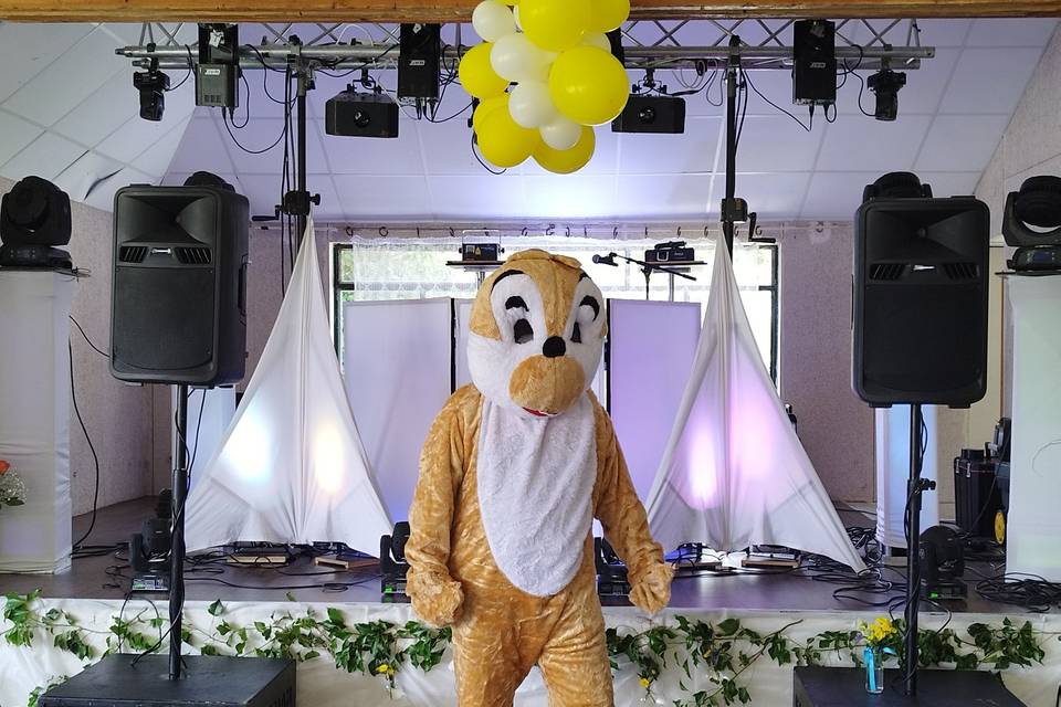 La dance de la mascotte