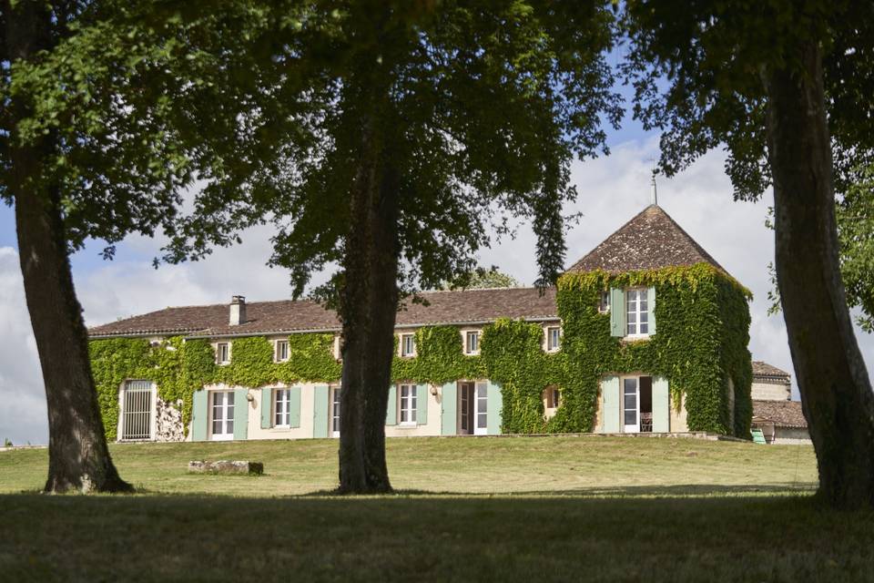 Maison principale avec terrasse