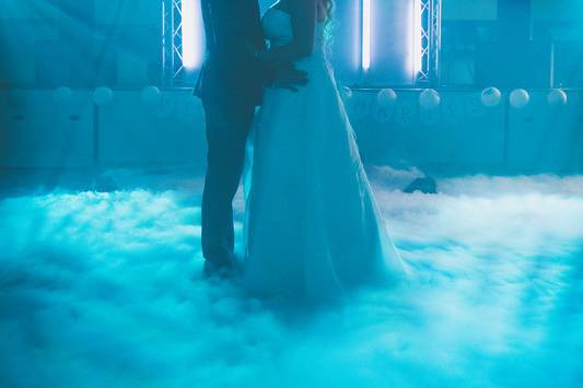Les amoureux dans la fumée.