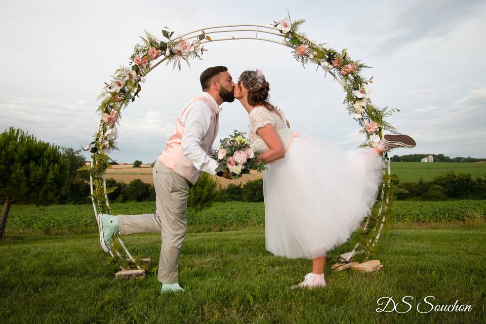 Arche et bouquet de mariée