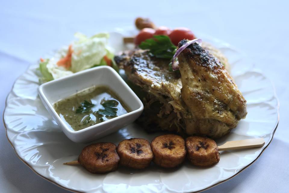 Poulet rôti et banane plantain