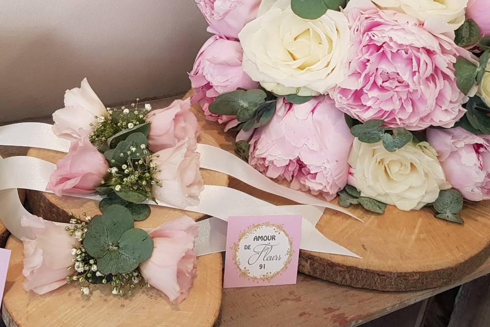 Bouquet de mariée et bracelets