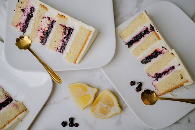Layer cake Yuzu-Myrtille