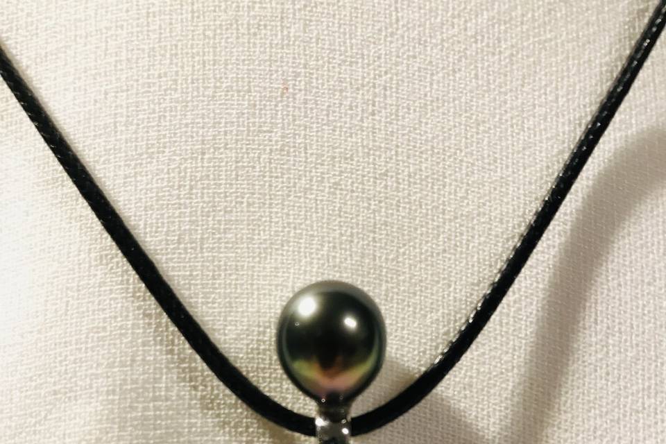 Pendentif queue de baleine