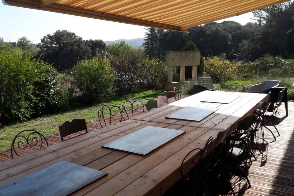 Salle à manger vue sur champs