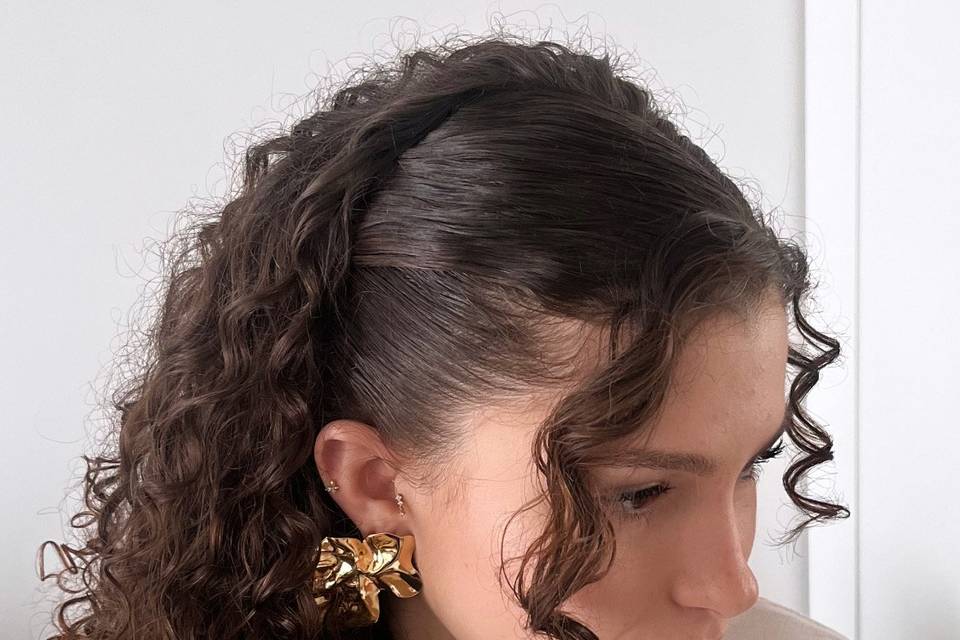Sublimer vos cheveux bouclés