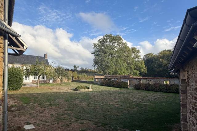 Jardin clos avec le gîte