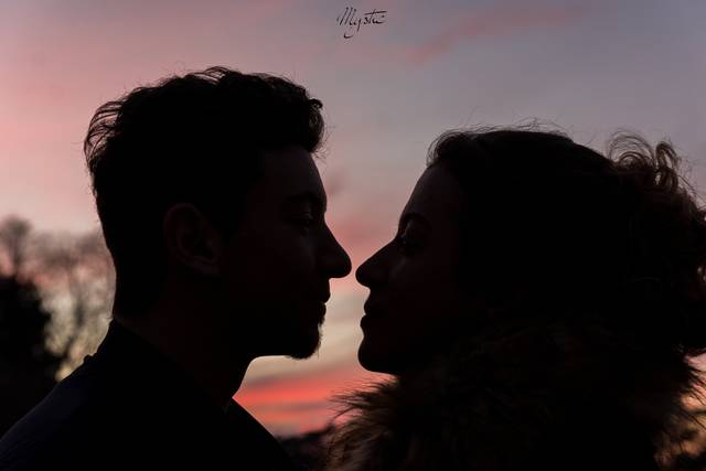 Couple au soleil couchant