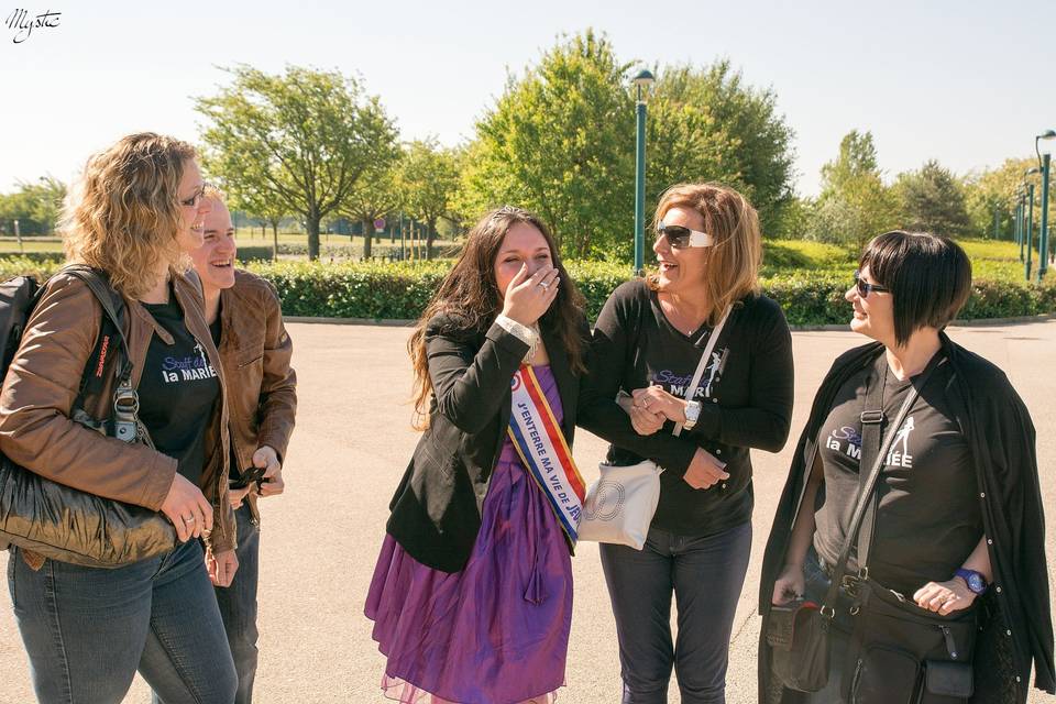 Enterrement de vie de jeune fille découverte de la surprise