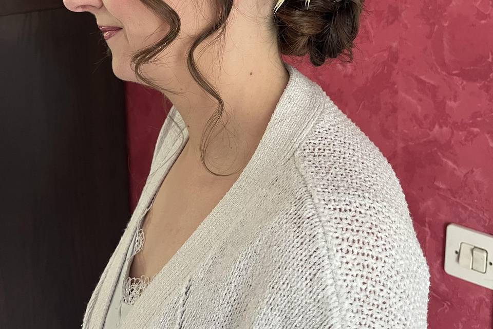 Hélène chignon et maquillage