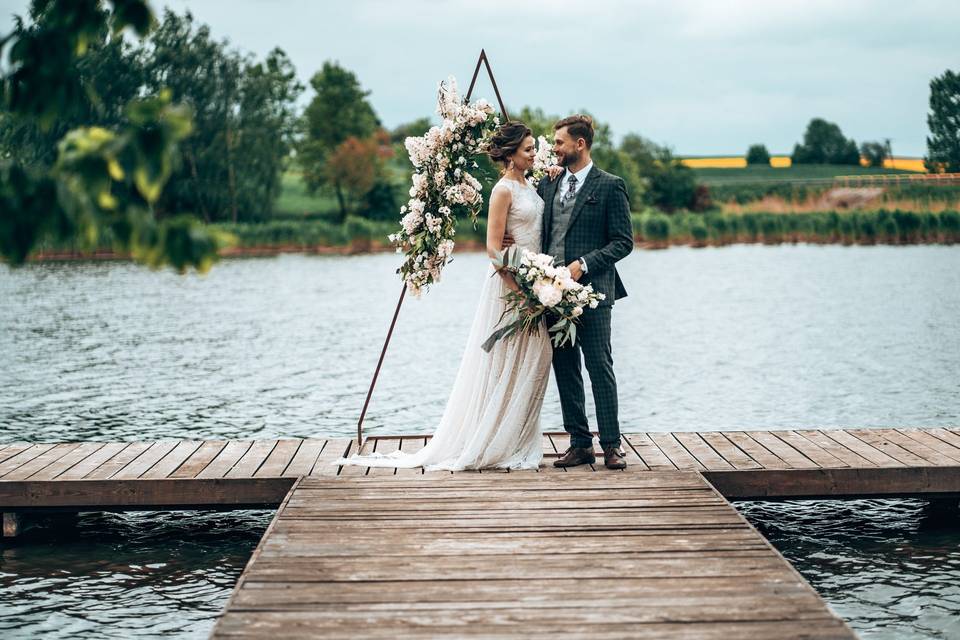 Mariage au bord du lac