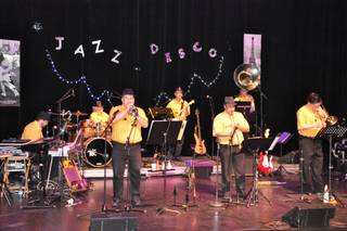 Louisiane And Caux Jazz Band