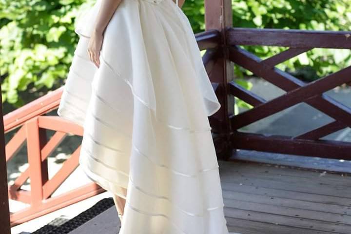 Jolie robe de mariée asymetriq