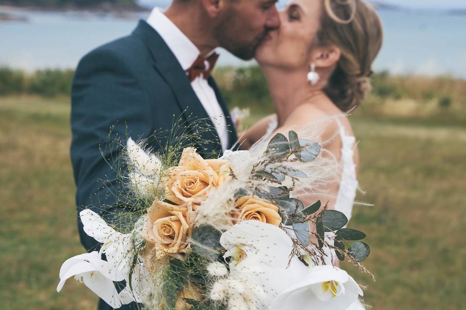 Photo de couple et bouquet