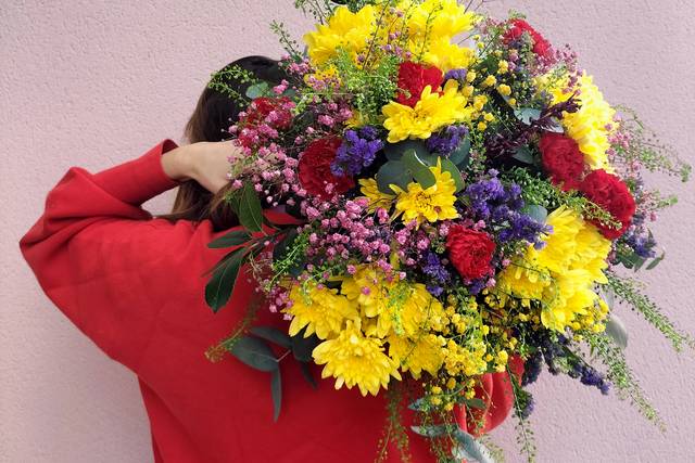 Thème jaune, rouge et violet