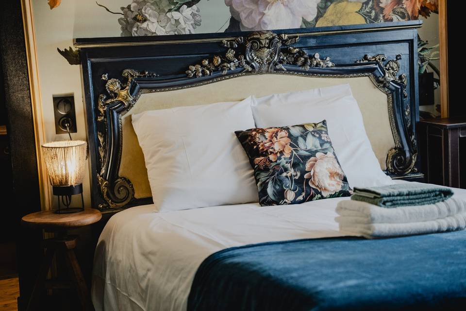 Une des Chambre suite du logis