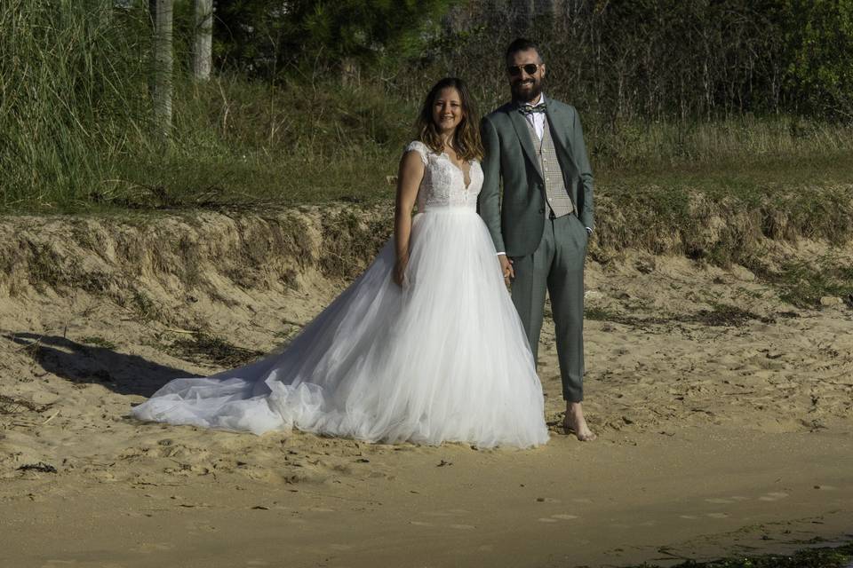 Beach_wedding_green_suit