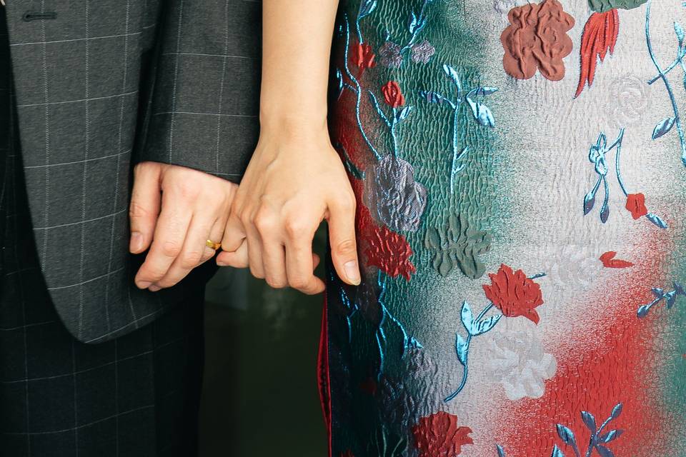 Couple qui s'enlace