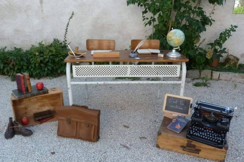 Bureau d'écolier ancien