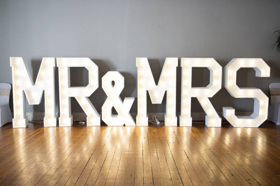 Mr & Mrs