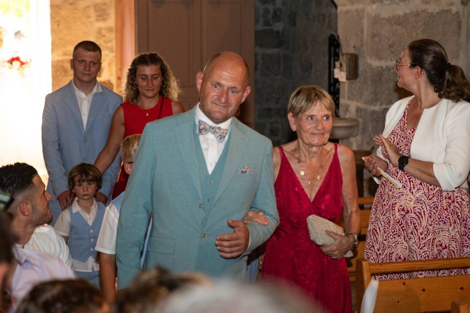 Entrée dans l'église