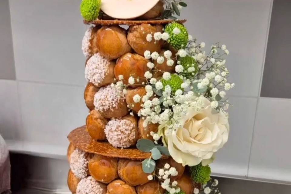 Piece montée croquembouche