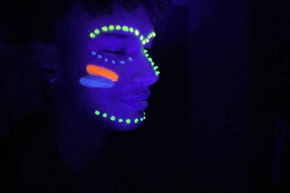 Maquillage fluo