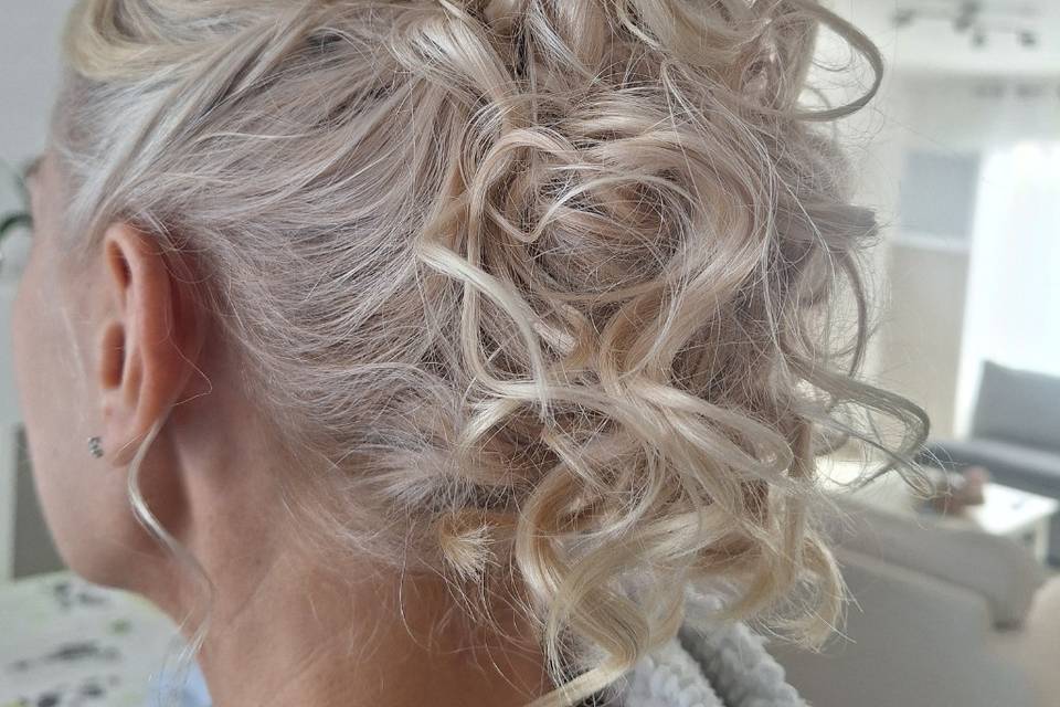 Coiffure témoin 09.25