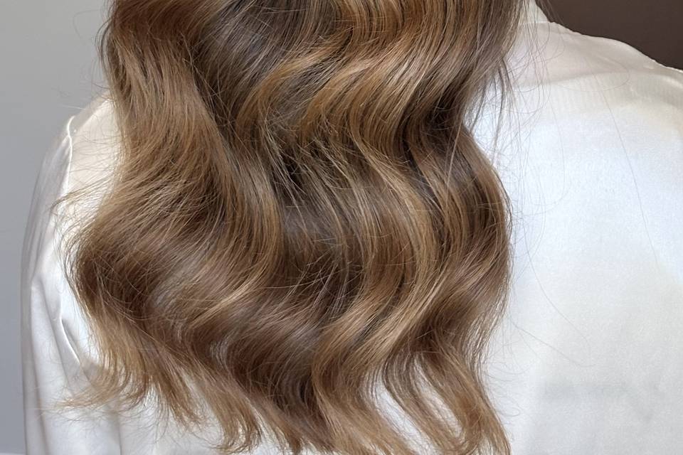 Coiffure semi attachée élégant