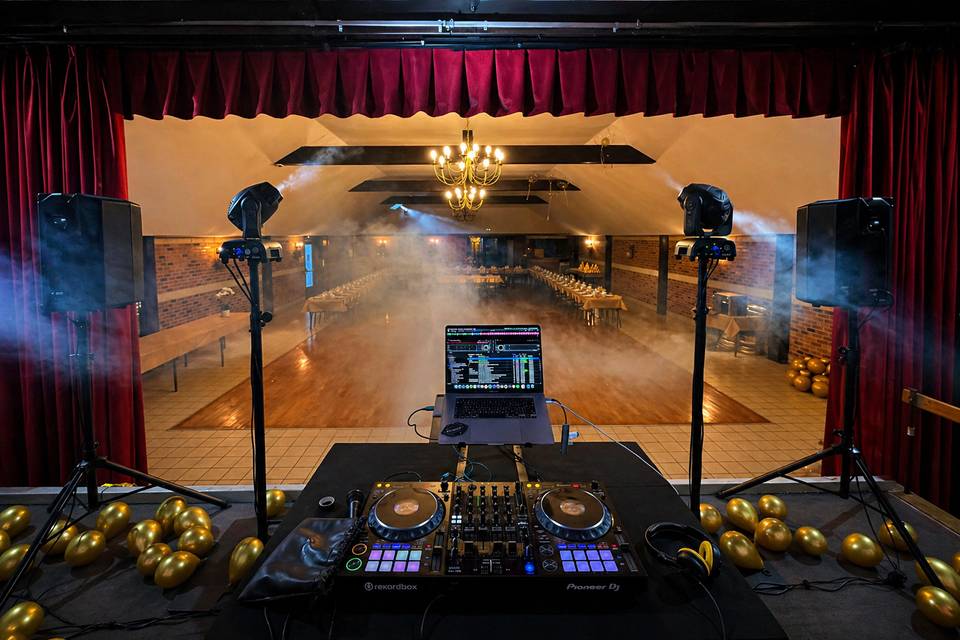SCENE PLAN DJ