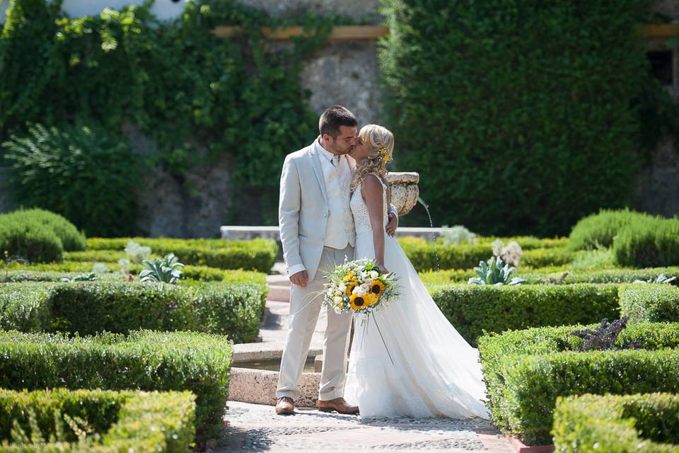 La mariée attend avec son père