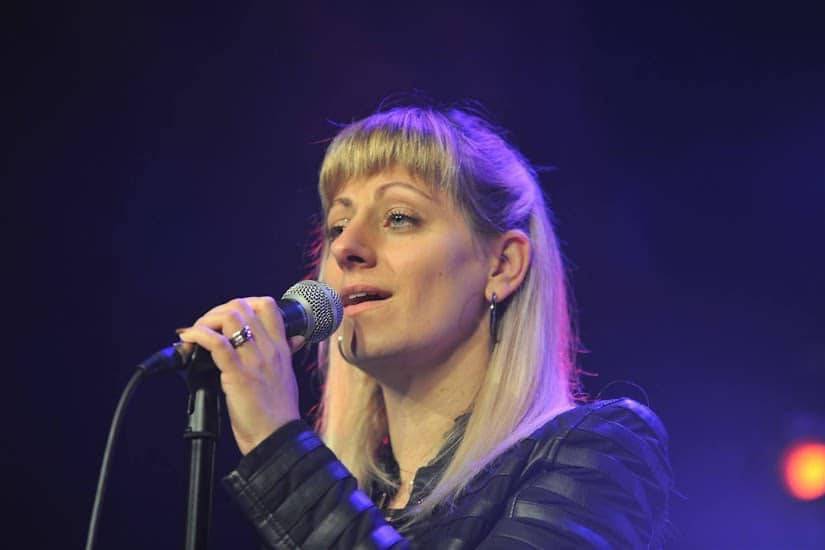 Cali Madera Chanteuse
