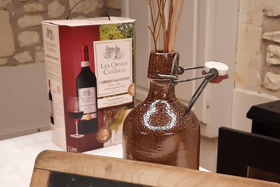 Ardoise, bouteille grès marron