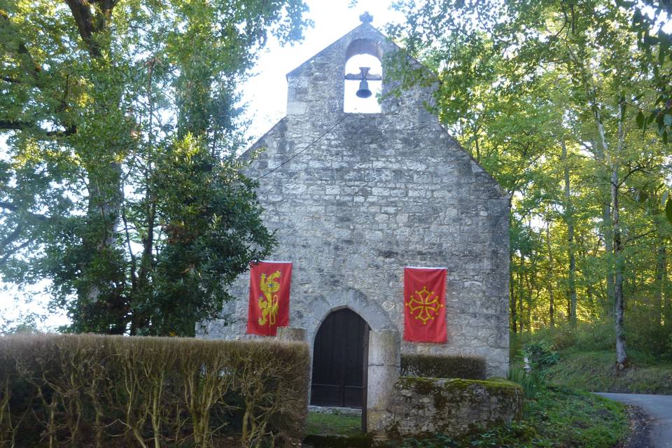 Chapelle Sainte-Foy pavoisée