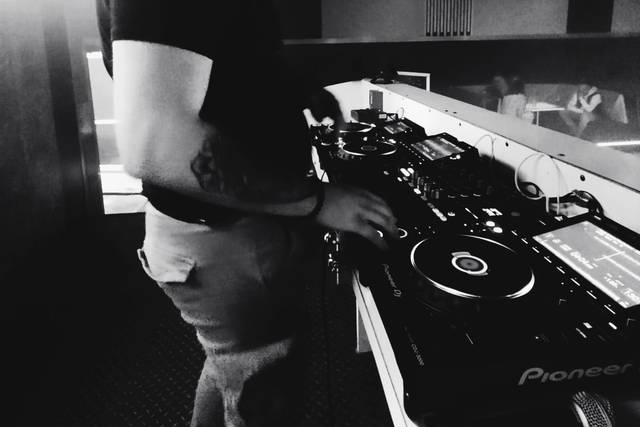 C2 night-club