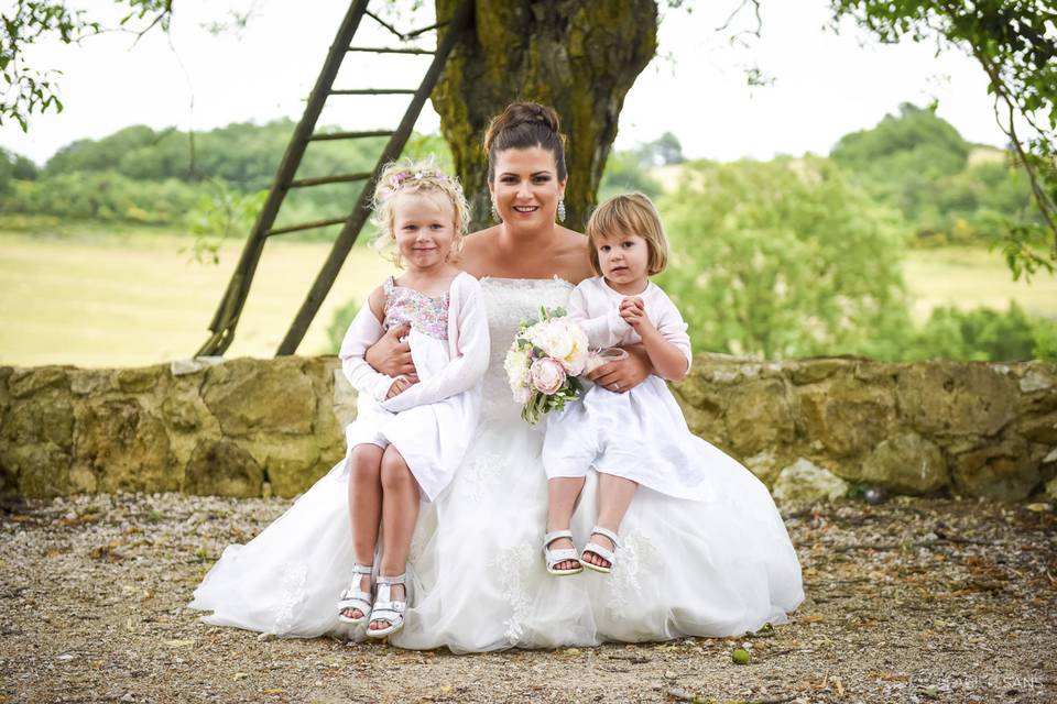 La mariée avec des enfants