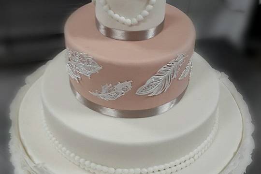 Wedding cake plume