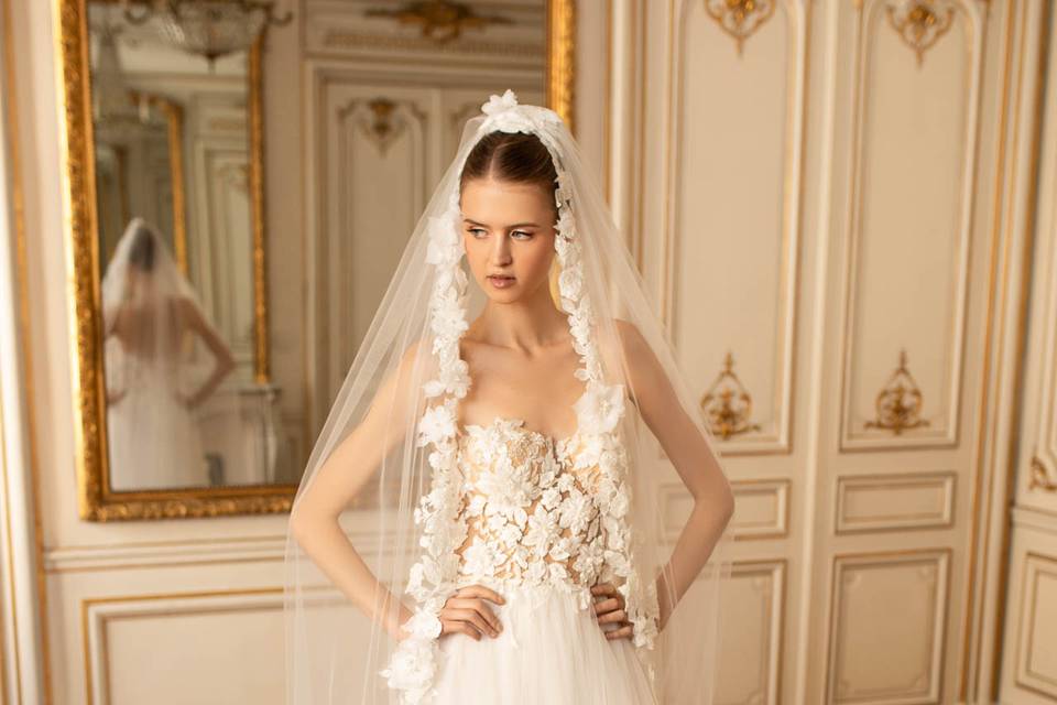 Orné de perles - robe et voile