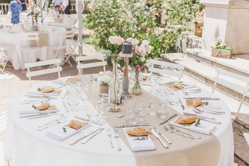 Tables dréssées extérieur