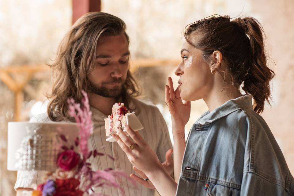 Mariage, paillettes sur mariée