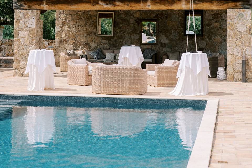 Pool house