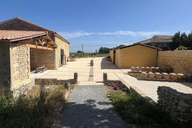 Petit parvis de Roques